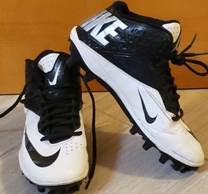 Youth Nike cleats for baseball or football UIGC